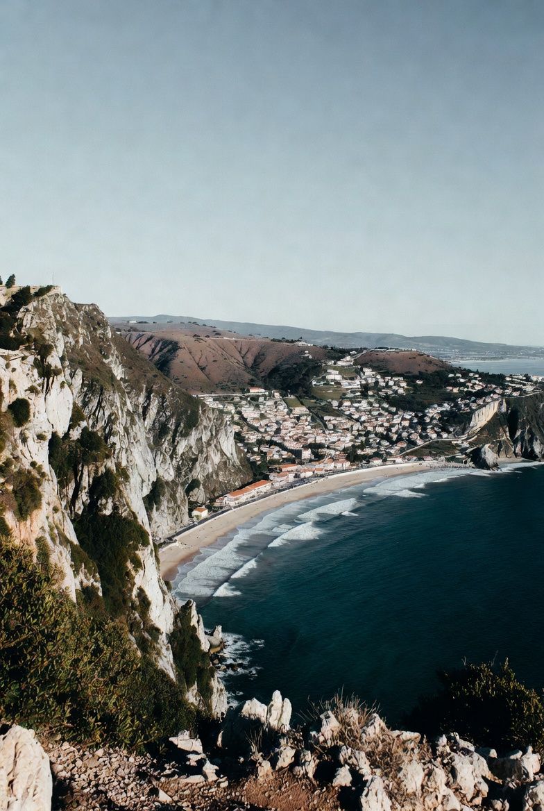 The cliffs and bay of Nazaré from the north